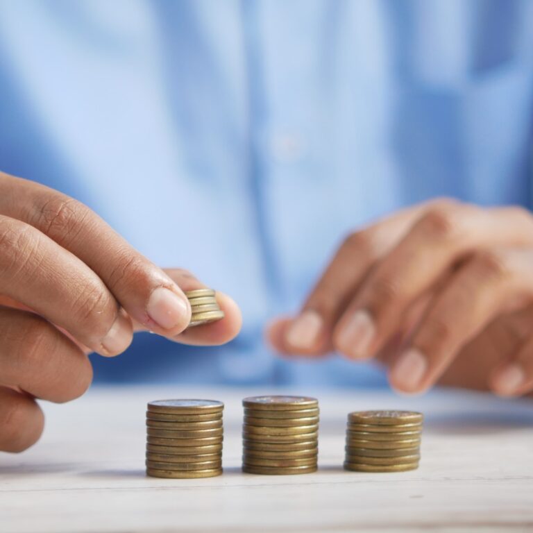 Oszczędzanie po polsku – jak budujemy poduszkę finansową w czasach inflacji?